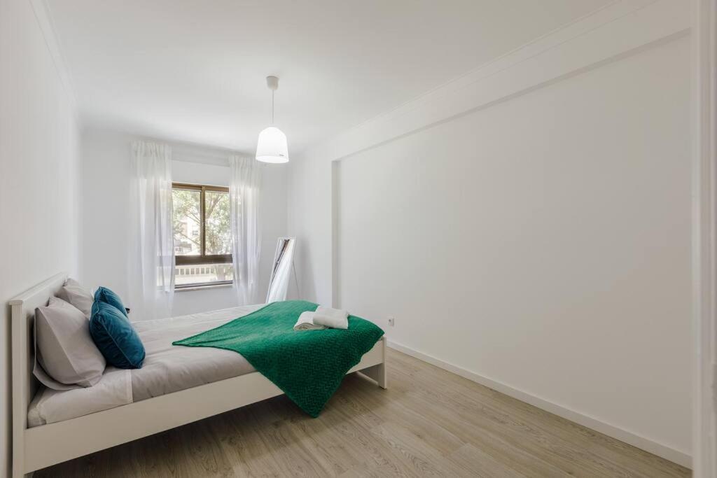 Apartment Comfort & Convenience In Massama Queluz