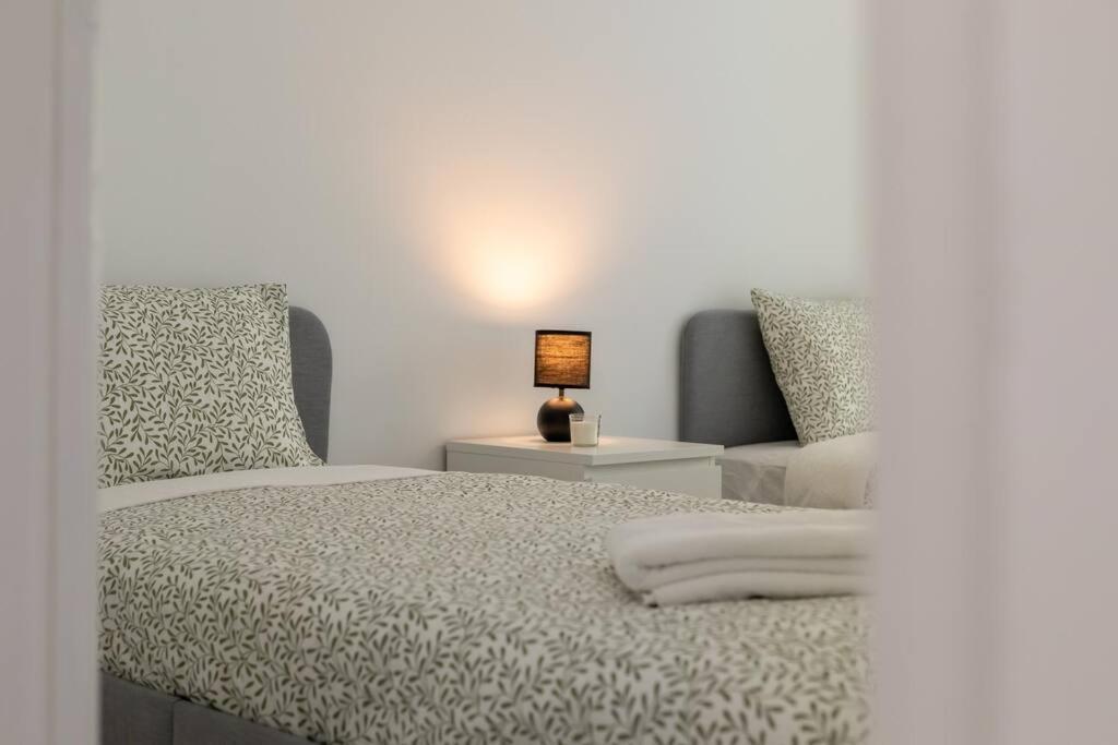 Apartment Comfort & Convenience In Massama Queluz